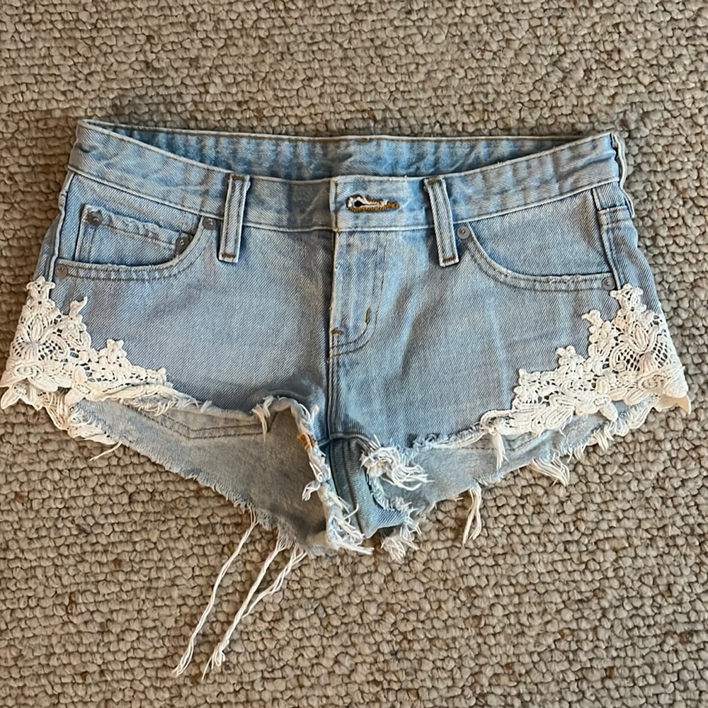 BDG W25 Low-Rise Dolphin Shorts